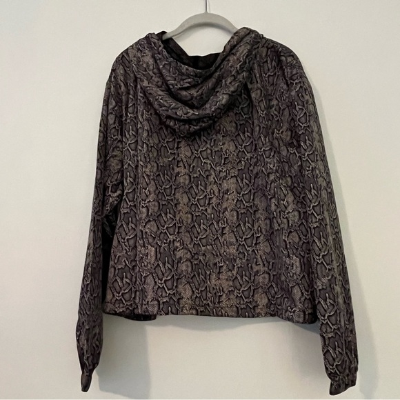 Good American BOA ANORAK Crop Hoodie - Picture 4 of 16